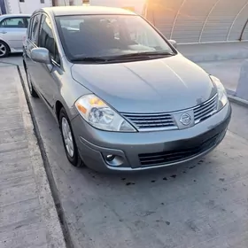 Nissan Versa 2012