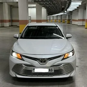 Toyota Camry 2019