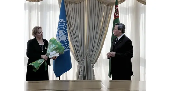 Dmitriý Şlapaçenko we Narine Saakýan Türkmenistanyň ýubileý medallary bilen sylaglandy