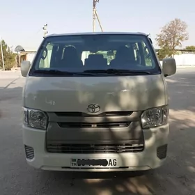 Toyota Hiace 2017