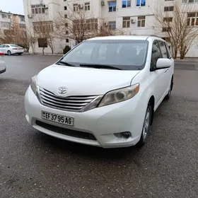Toyota Sienna 2011