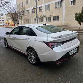 Hyundai Elantra 2022