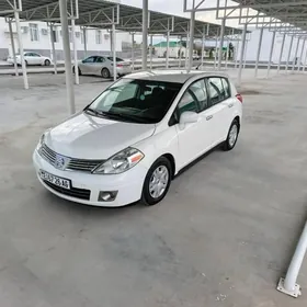 Nissan Versa 2011