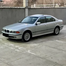 BMW E39 1998