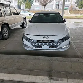 Hyundai Elantra 2022