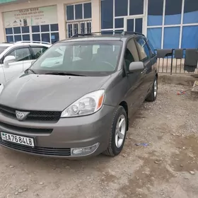 Toyota Sienna 2004