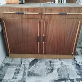 продам  деревянную тумбу