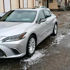 Lexus ES 350 2019