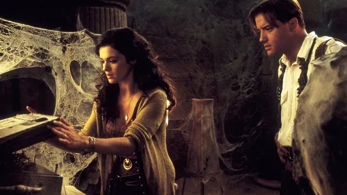 Universal täze «Mumiýada» Brendan Freýzeri we Reýçel Waýsy gaýtaryp getirýär: film 2028-nji ýylda çykar