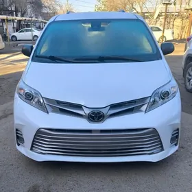 Toyota Sienna 2020