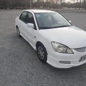 Mitsubishi Lanser 2004