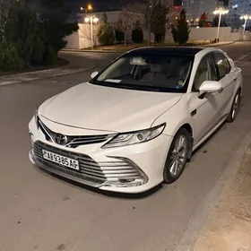 Toyota Camry 2018
