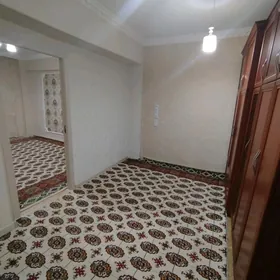 Срочно 10 мкр 5/2 этаж 1 ком