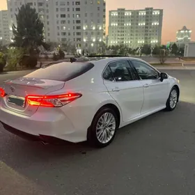 Toyota Camry 2019