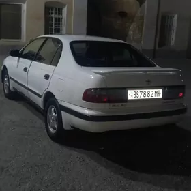Toyota Carina 1993