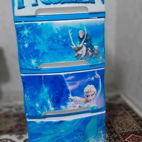 Çaga eşik goýulýan şkaf