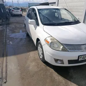 Nissan Versa 2010