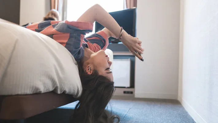 TikTok, Instagram we Facebook ýetginjekler üçin howpsuzlyk synaglaryndan geçmäge razy boldylar