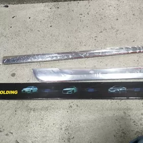 hilux 05-15 molding nikel