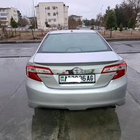 Toyota Camry 2014