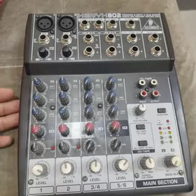 Behringer XENYX 802