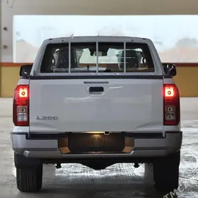 Mitsubishi L200 2025