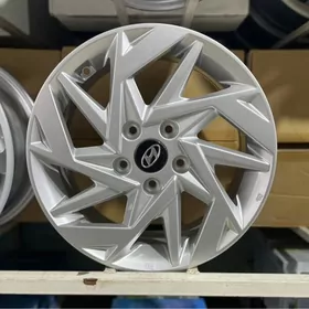 Hundaý Elandyra R16