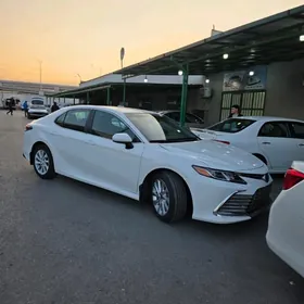 Toyota Camry 2021