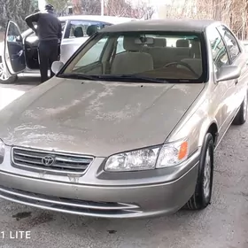 Toyota Camry 2000