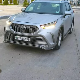 Toyota Highlander 2021