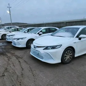 Toyota Camry 2021