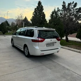Toyota Sienna 2018