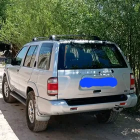 Nissan Pathfinder 2000