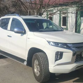 Mitsubishi L200 2020