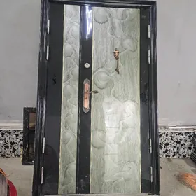 Gapylar satlık gyssagly