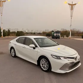 Toyota Camry 2019