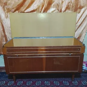 Tumba eshekleri/Тумба для веще