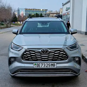 Toyota Highlander 2022