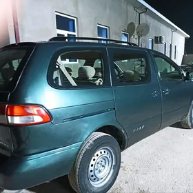 Toyota Sienna 2000