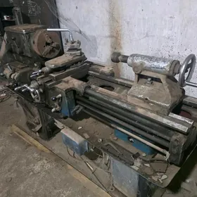 Tokarny stanok komplekt