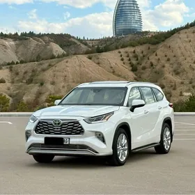 Toyota Highlander 2022