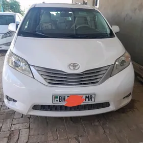 Toyota Sienna 2012