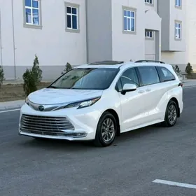 Toyota Sienna 2022