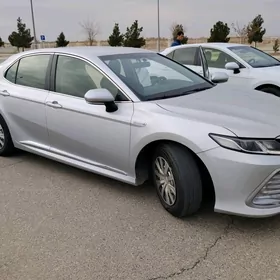 Toyota Camry Hybrid 2022