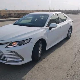 Toyota Camry Hybrid 2021