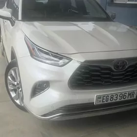 Toyota Highlander 2021