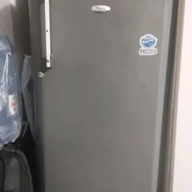 Холодильник Whirlpool