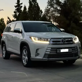 Toyota Highlander 2019