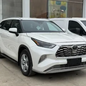 Toyota Highlander 2020