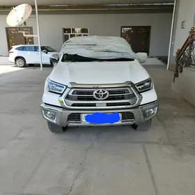 Toyota Hilux 2022